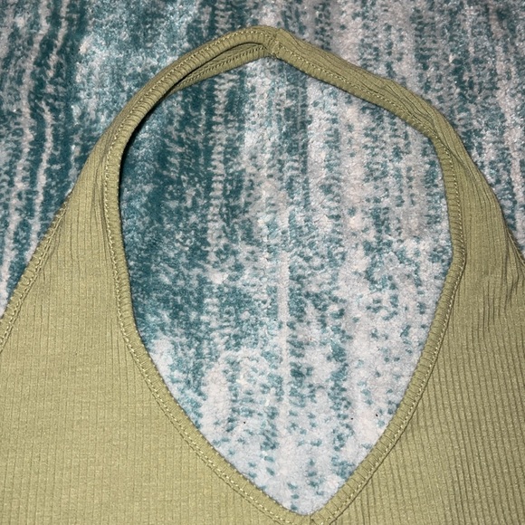 NEVER WORN AMERICAN EAGLE GREEN HALTER TOP - Picture 2 of 4